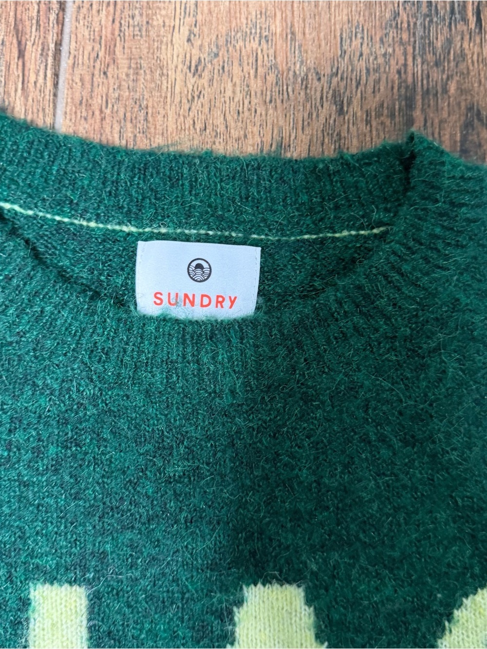Sundry 'Ciao Crewneck Fuzzy Sweater Pullover Size Small - Picture 4 of 7